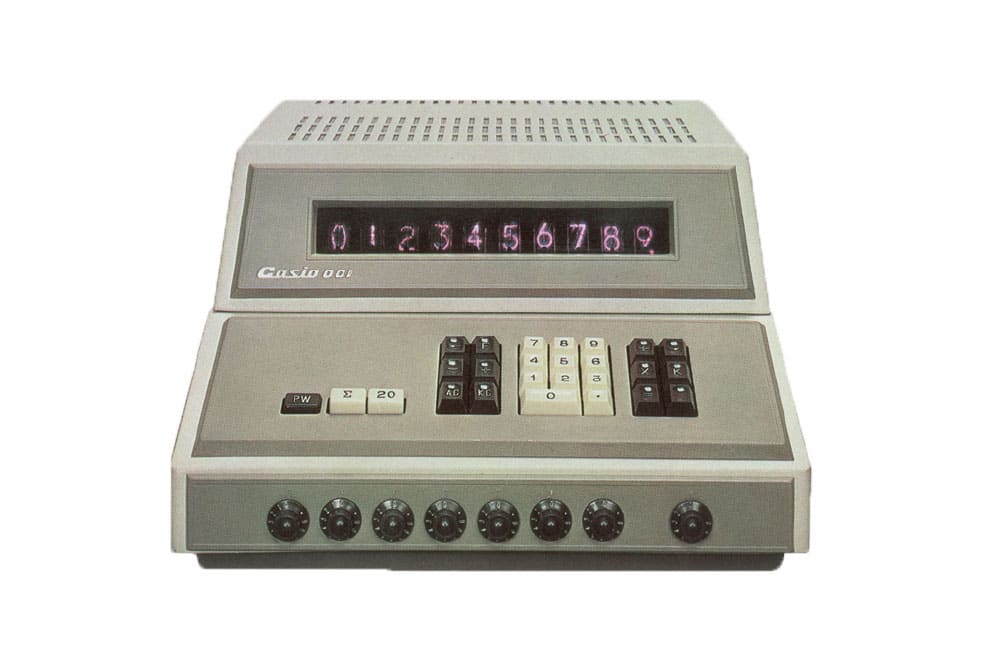 電子式卓上計算機「001」 ＜1965年＞